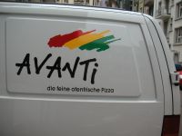 Avanti Pizza - Kastenwagenbeschriftung